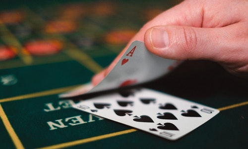 How To Become A Good Online Casino Player?